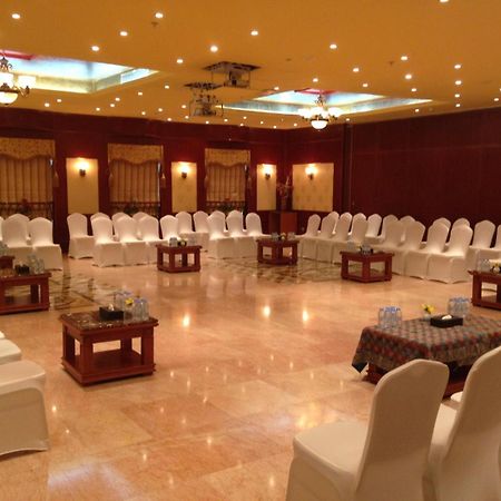 Royal Concorde Hotel & Suite Dubai Exterior foto